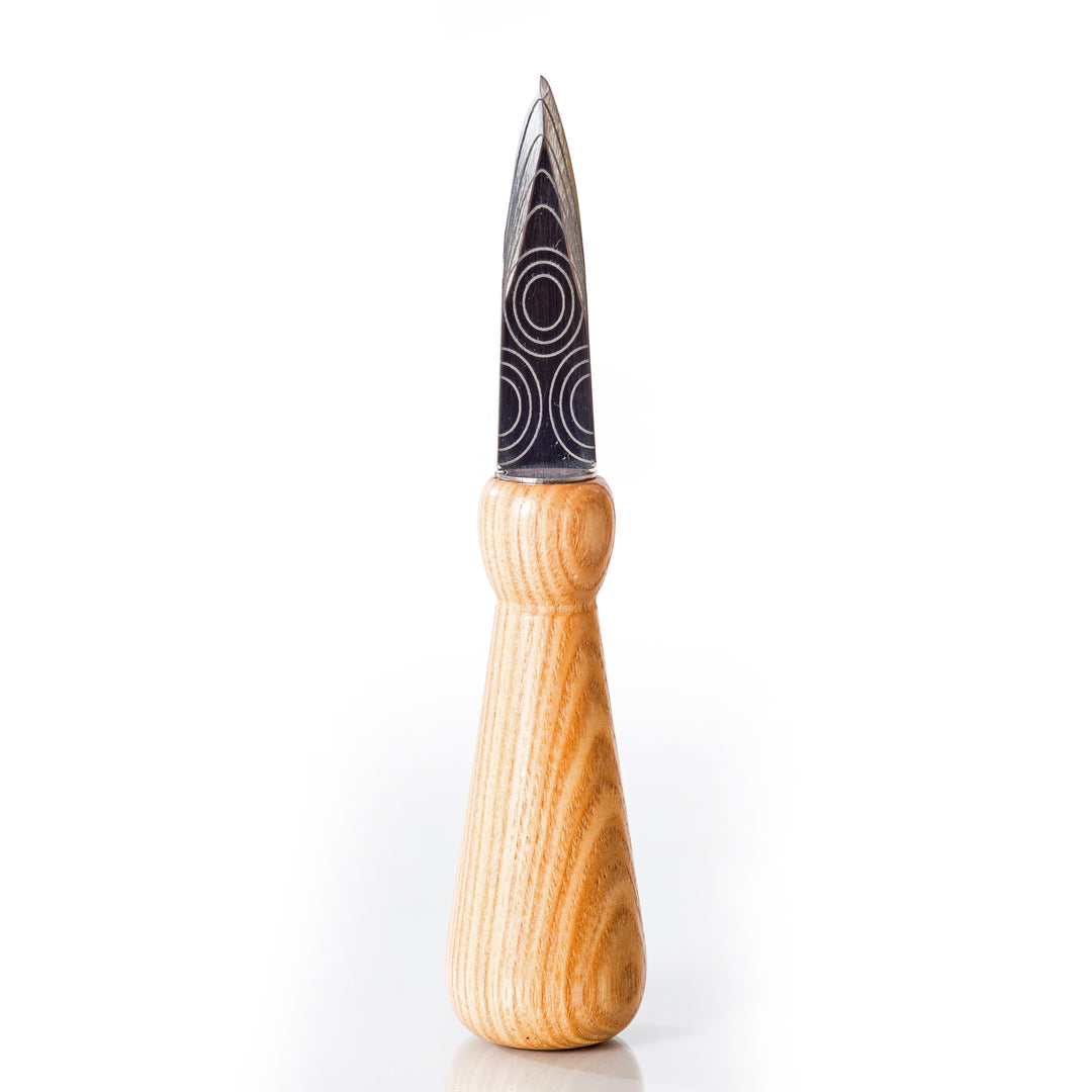 LIB Editeur d'idées FREHEL Laser Engraved Oyster Knife with Ash Wood Grip, Shown with Natural Handle